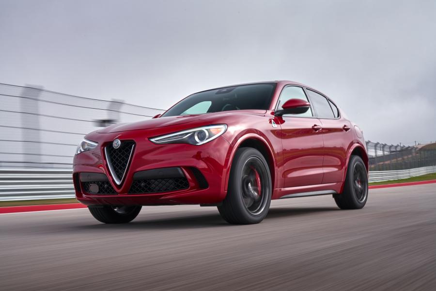  Alfa Romeo Stelvio Quadrifoglio (949) 2018 года  (NA) (фото 25 из 40)
